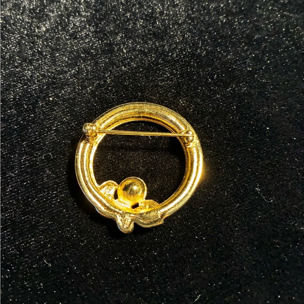 Swarovski Swan Wreath Rhinestone Brooch Pin Gold Tone 1.5”